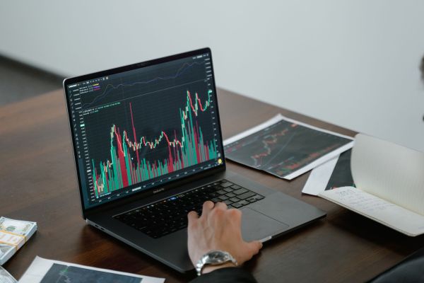 Explorez les avantages exceptionnels d"une carrière en gestion de la sécurité de l"information dans le domaine financier
