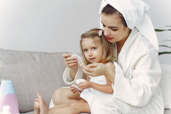 Top 5 crèmes pour visage enfant : douceur pour peaux délicates